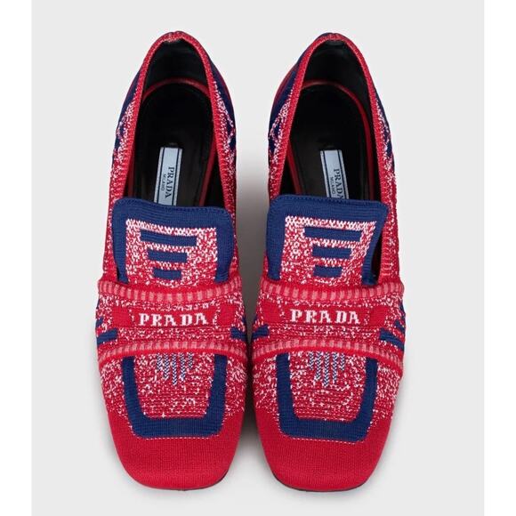 Elegant Prada Black Textured Fabric Square-Toe Heels - Size 40 - Picture 2 of 6